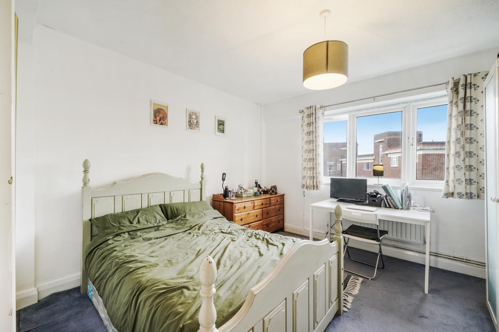 			2 Bedroom, 1 bath, 1 reception Flat			 West End Lane, West Hampstead